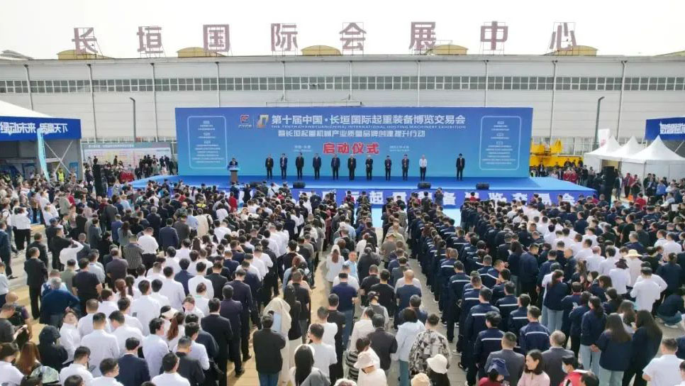 开云体育官网-连创里程碑！新松港口移动机器人海外累计交付超100台＆空集装箱堆码机器人正式发布